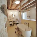 Maison Lou Piade - Exclusive 1852 Country Estate *