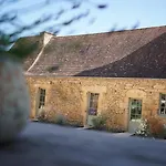 Maison Lou Piade - Exclusive 1852 Country Estate *