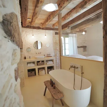 Maison Lou Piade - Exclusive 1852 Country Estate *